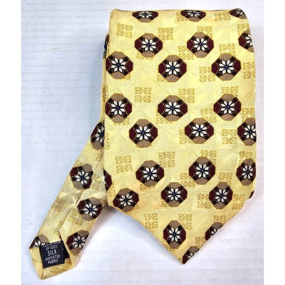 Bill Blass Black Label Tie 100% Silk Geometric Floral Pattern Yellow Burgundy - Picture 1 of 7